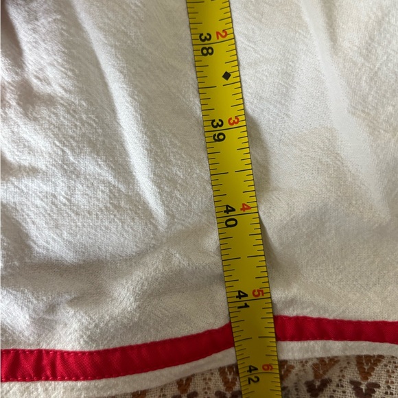 Elegant White and Red Midi Dress - Picture 10 of 10